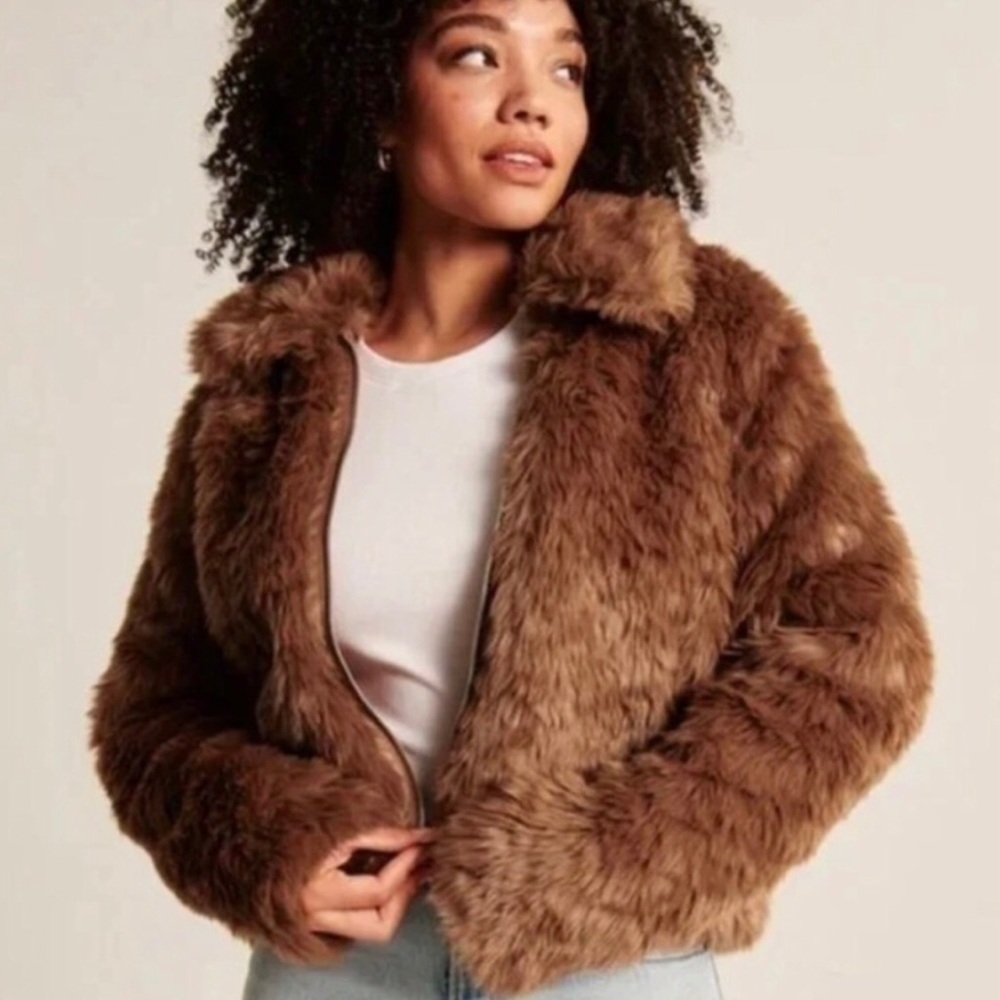 Abercrombie & Fitch Faux Fur Teddy Tan Brown Cropped Full Zip Jacket Size Large
